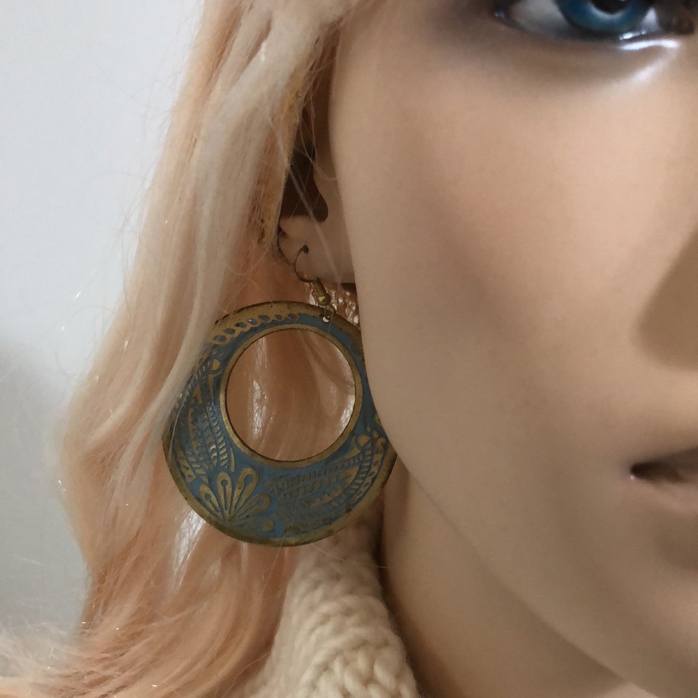 Vintage Metal Painted Earrings in Gold and Turquoise Design - Picture 2 of 14